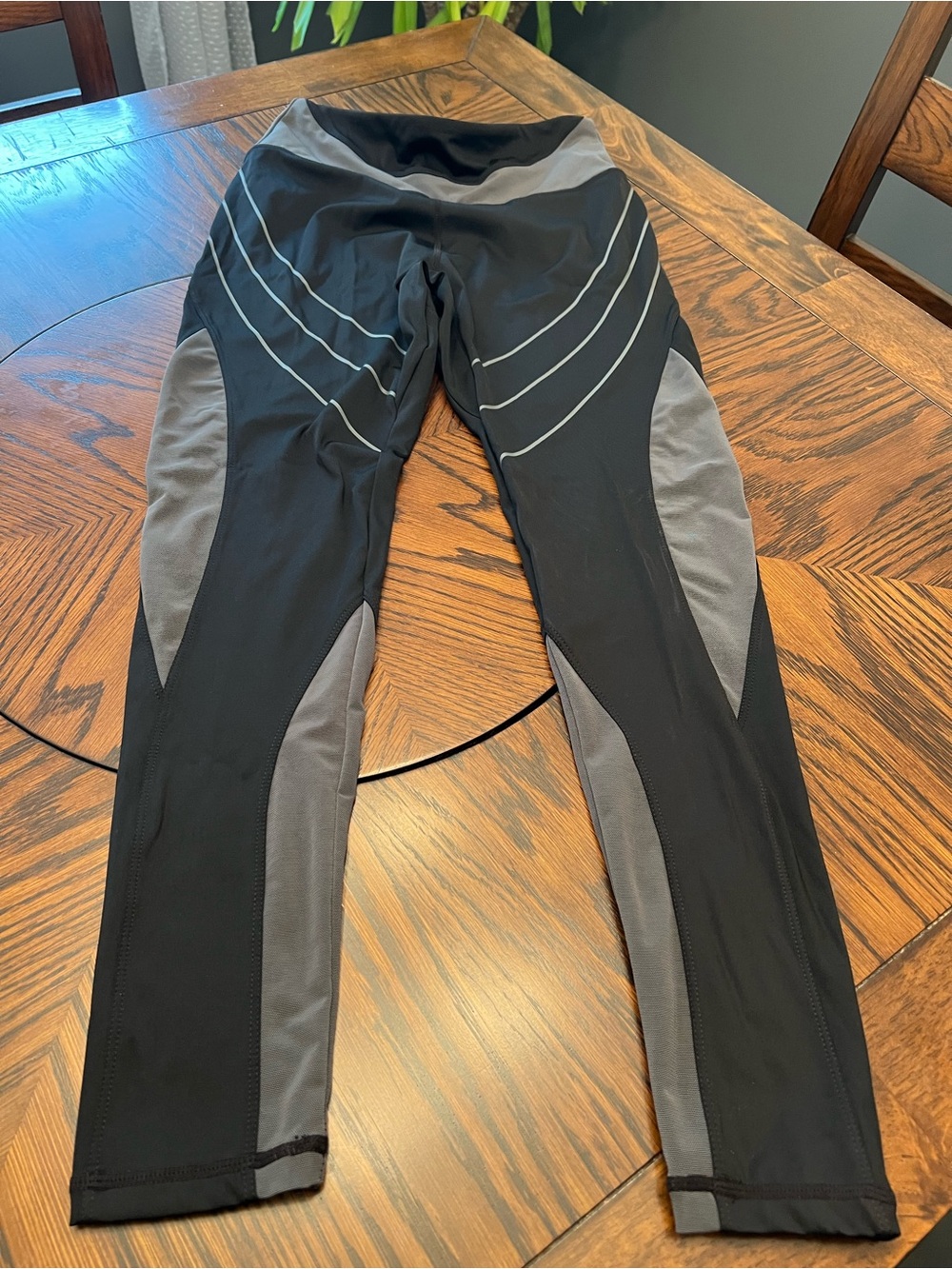 White Mark Women's Black/Gray Colorblock Pull-On Activewear Leggings Size M# 633